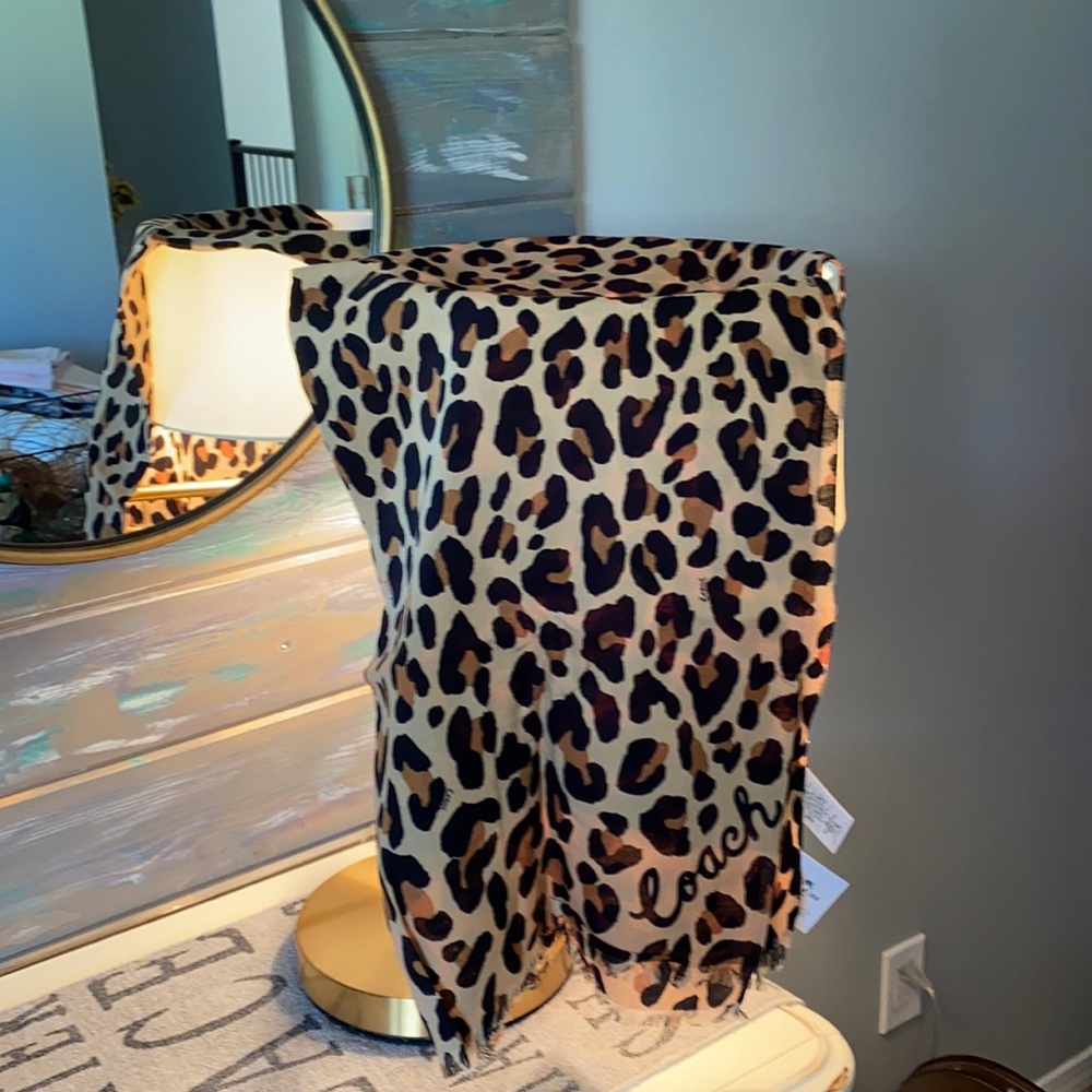 NWT COACH ANIMAL PRINT SCARF